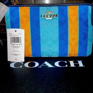 Brand new authentic new with tags COACH wristlet